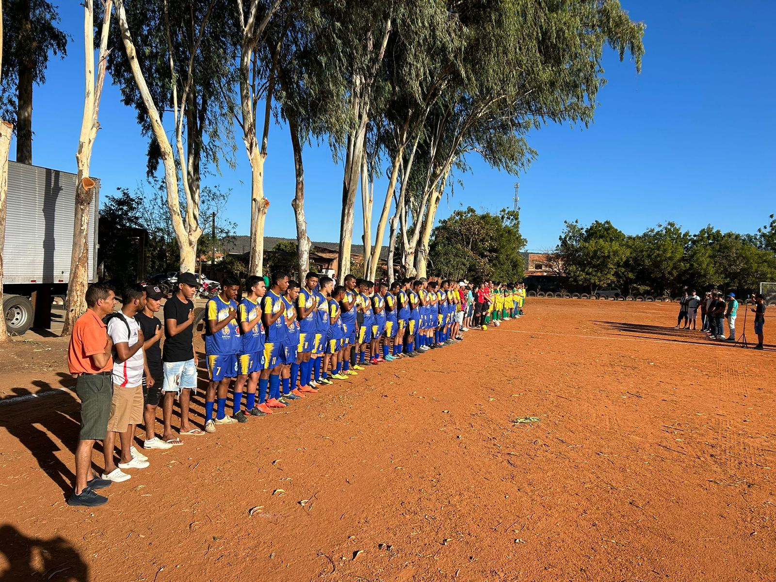 Vila Brasil busca o eneacampeonato no Campeonato de Bairros de Barreiras, mas estreia com empate!